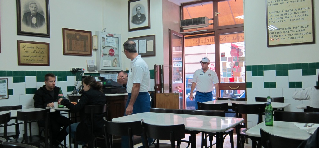 Неаполь, Pizzeria da Мичеле
