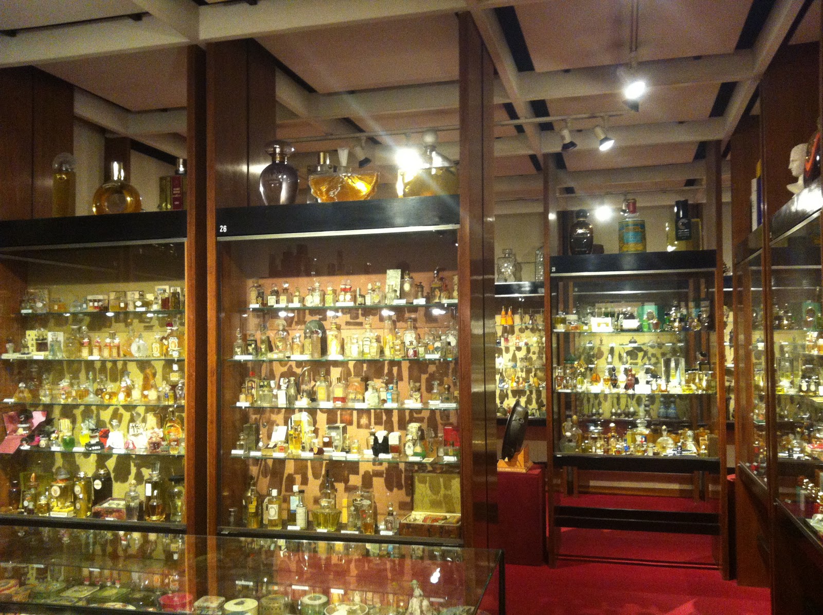 Museo del Perfume или Regia