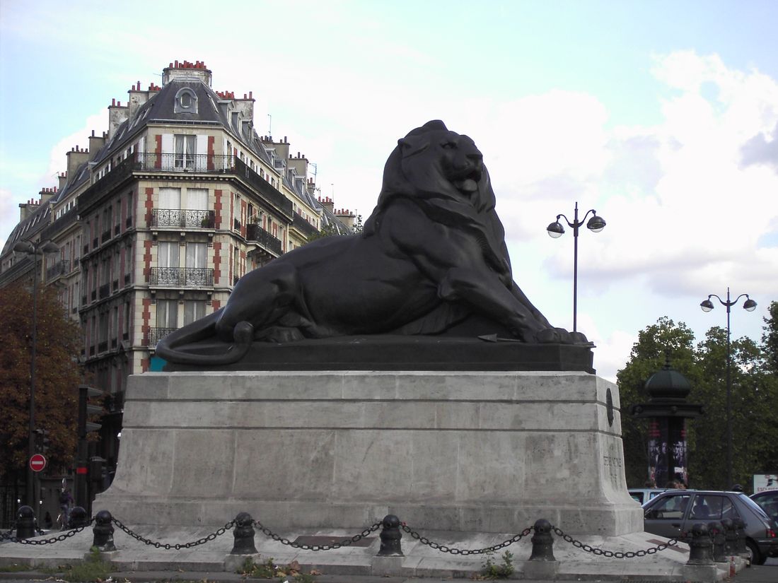 Статуя льва, Париж