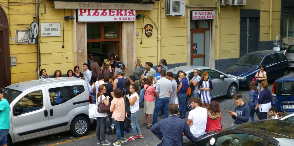 Неаполь, Pizzeria da Мичеле