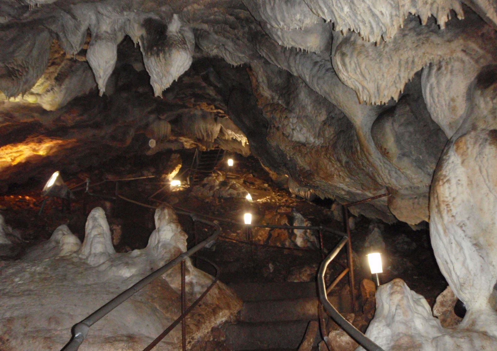 Пещера Снежанка в Болгарии
